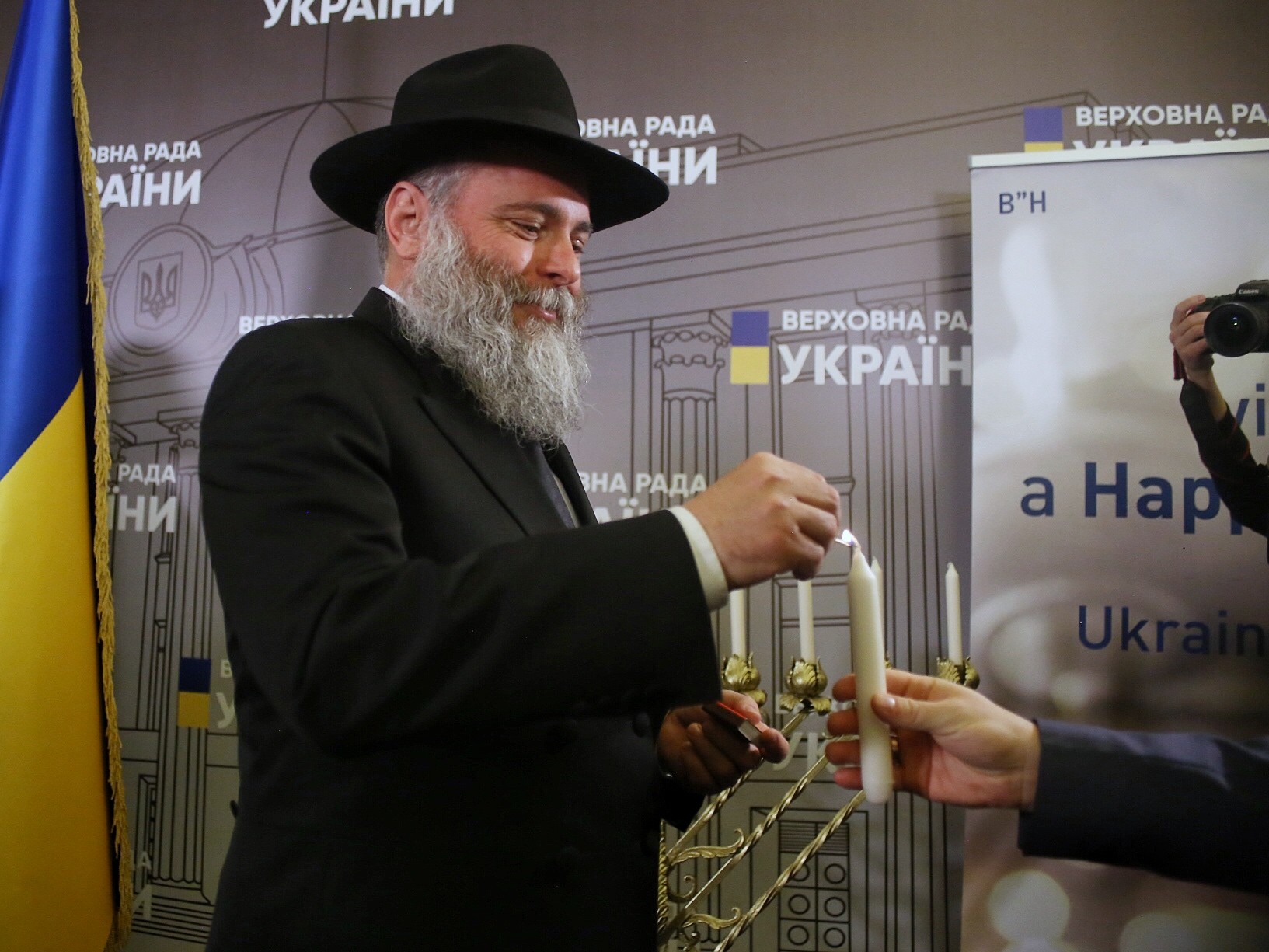 עידן חדש: חנוכיה הודלקה בפרלמנט האוקראיני