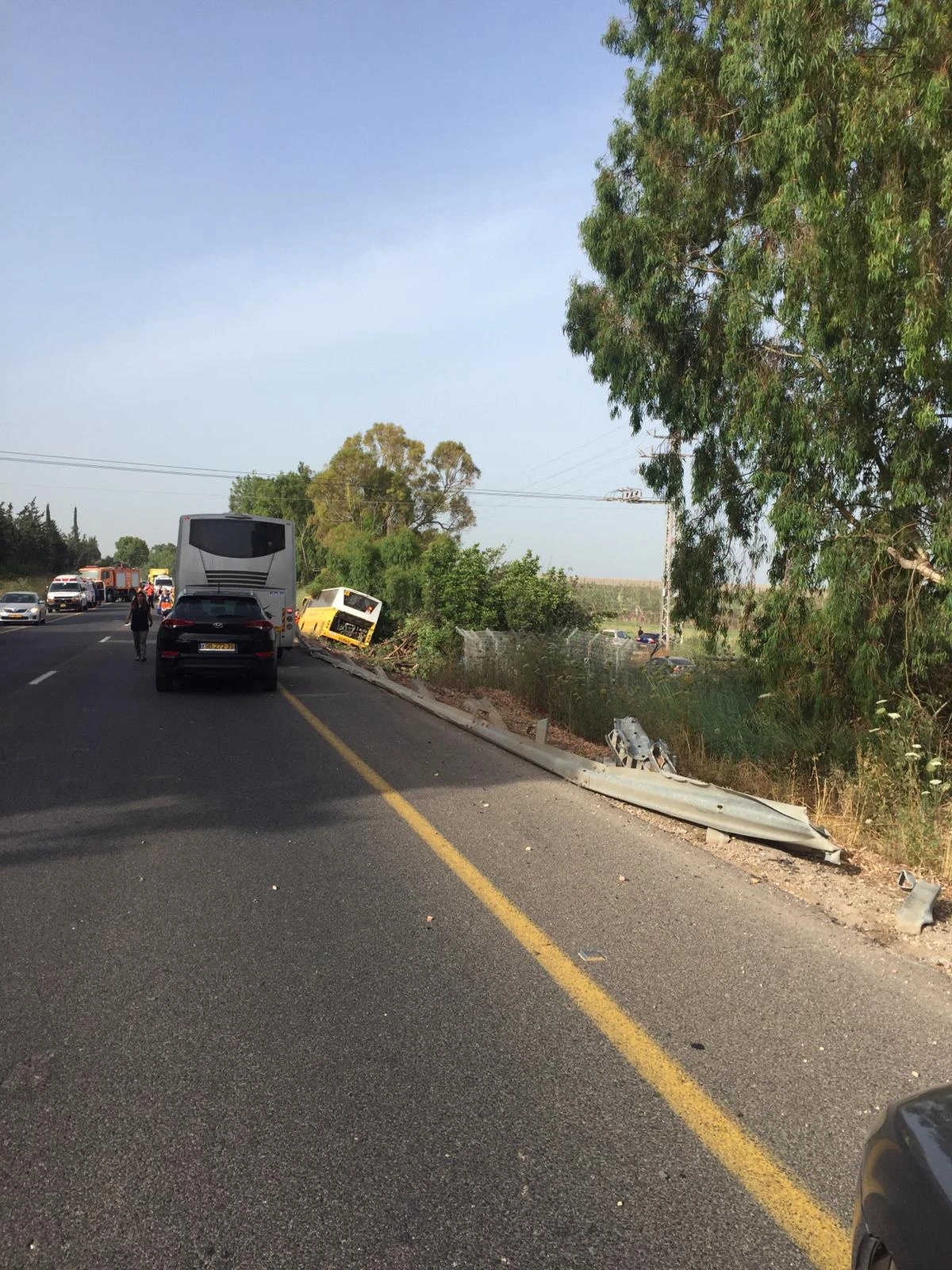 שוחררו לבתיהם התלמידים שנפצעו בתאונה בכביש 4