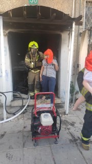 לוחמי האש הצליחו להשתלט על שריפה במקלט בבאר שבע