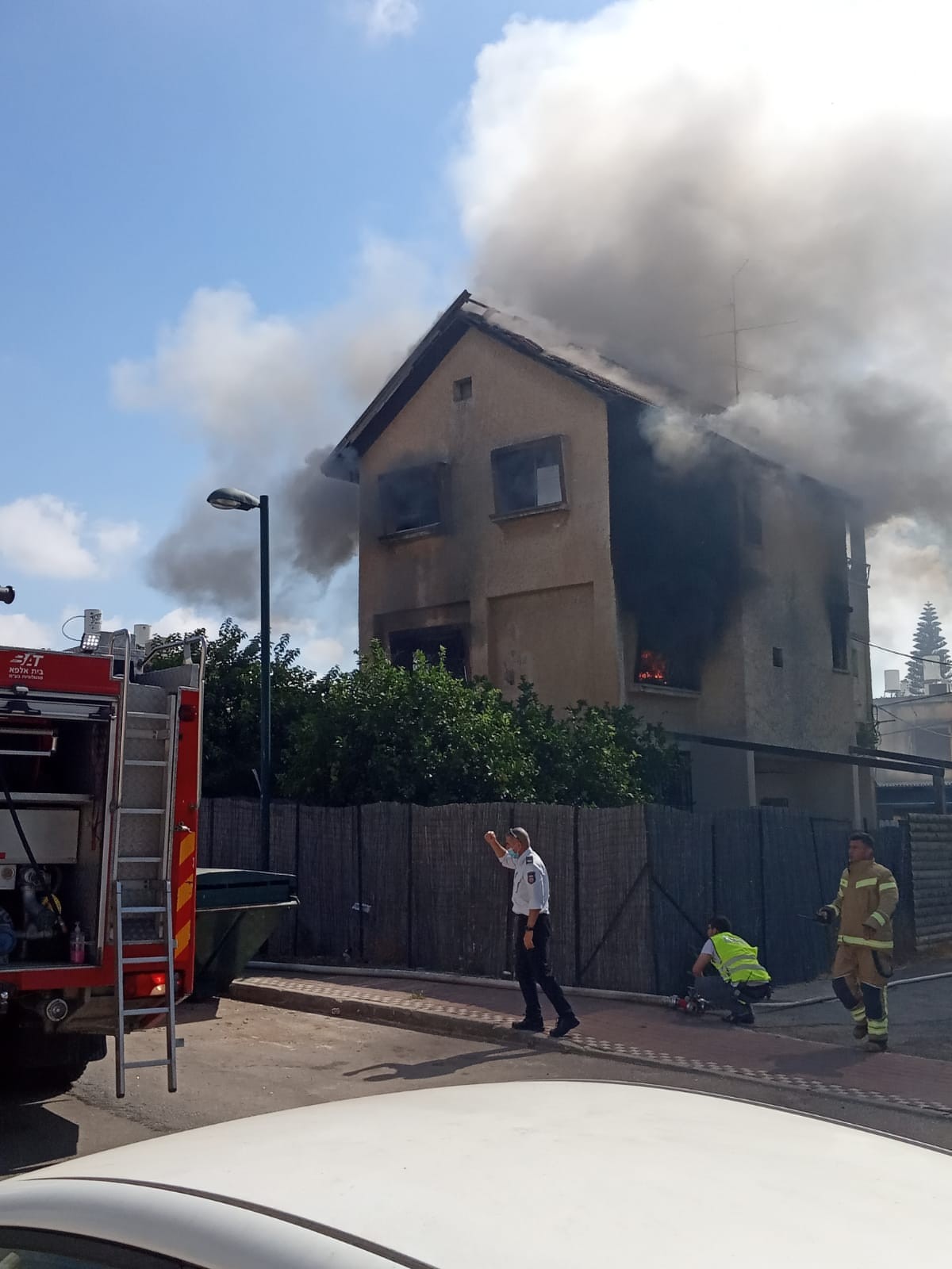 ראוי לצל"ש בזכות עובד הניקיון ניצלו חייהם של דיירי הבניין מהשריפה בקרית אתא