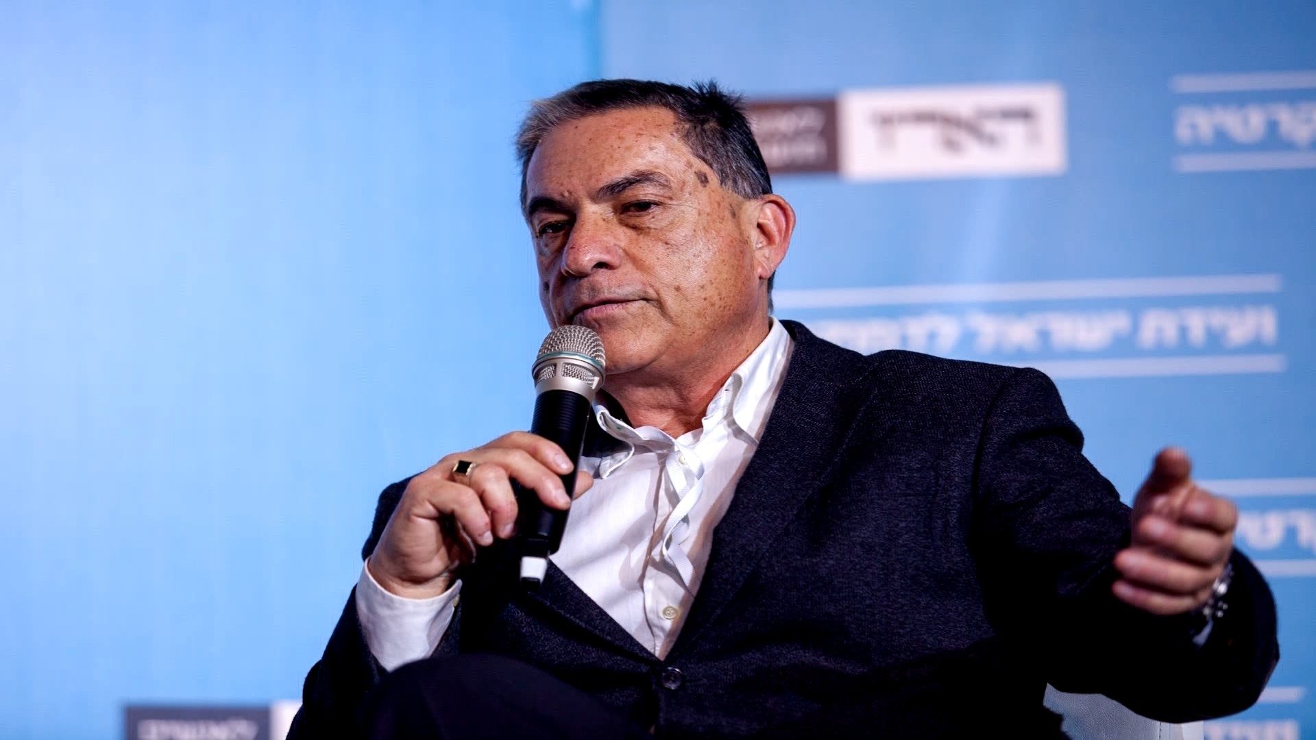 "גדעון לוי חרב את השמאל"