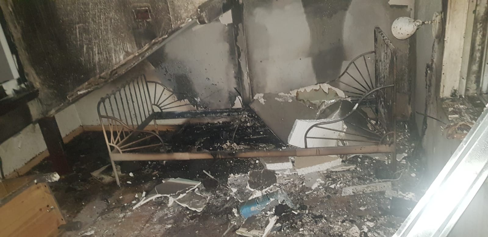 מעלות: אב ובנו נפצעו בשריפה שפרצה בביתם
