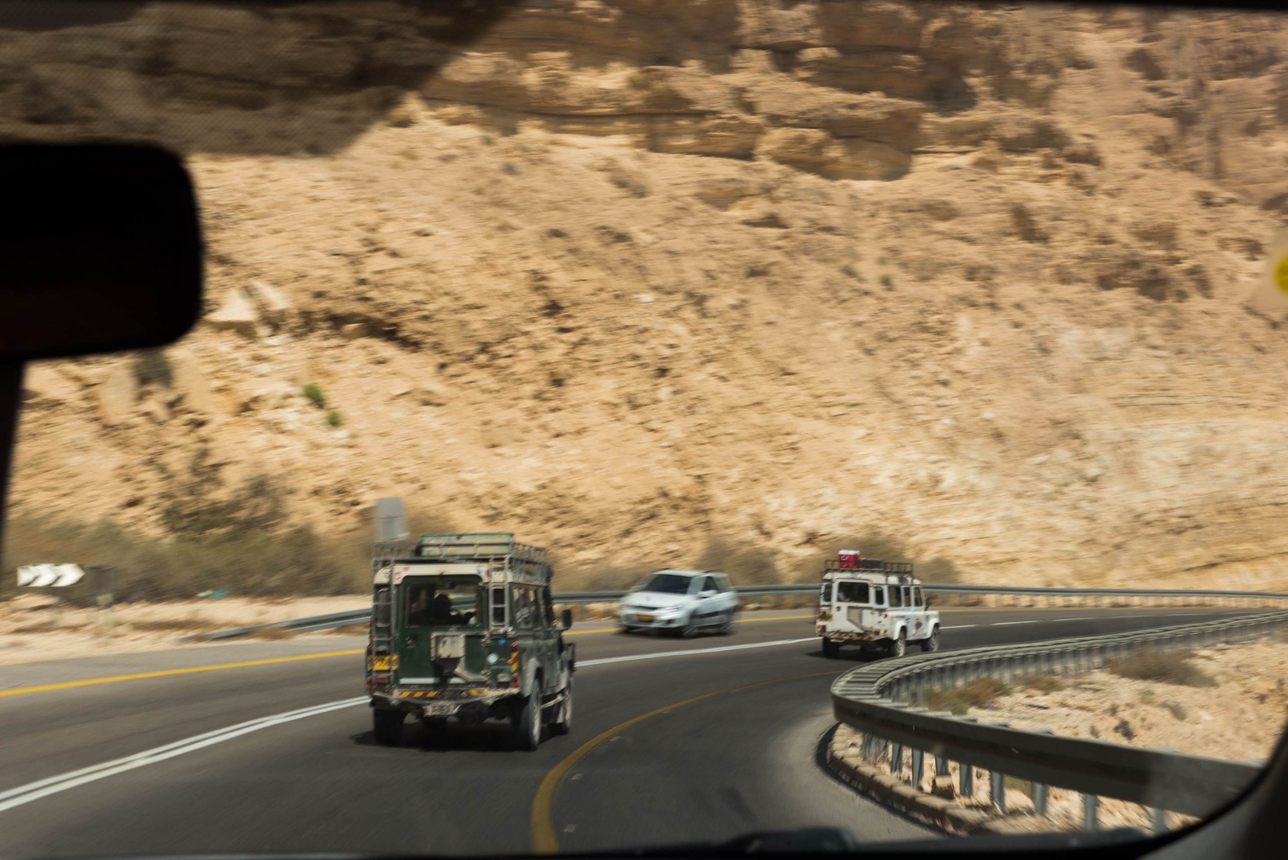 מהחלל ועד מצפה רמון: הסודות הכמוסים של כביש 40