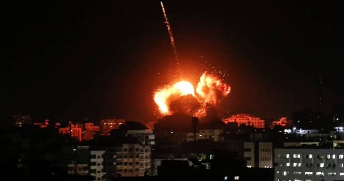 לאחר שיגור בלוני התבערה לעבר ישראל: צה"ל תוקף בשעה זו ברצועת עזה.
