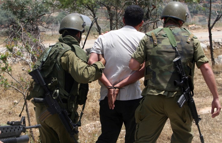 הרחמנות לטרור נמשכת: שבוע מאסר למחבל שתקף נער יהודי בחברון