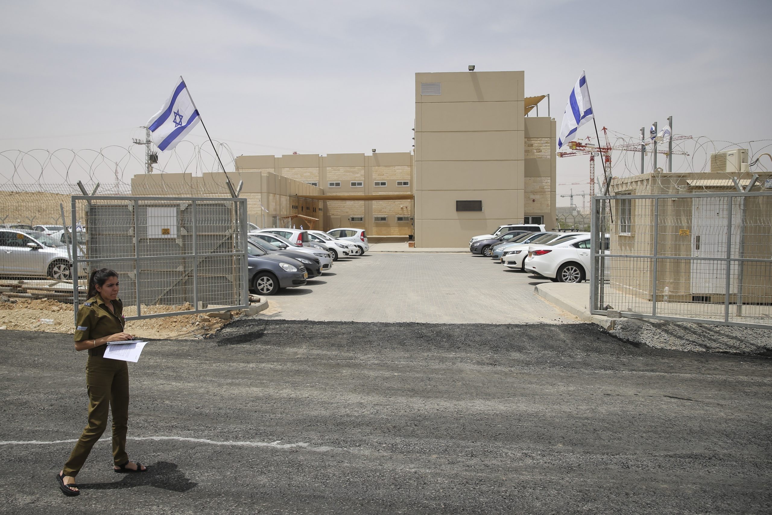 שידור חי מטקס סיום קורס קצינים בבה"ד 1