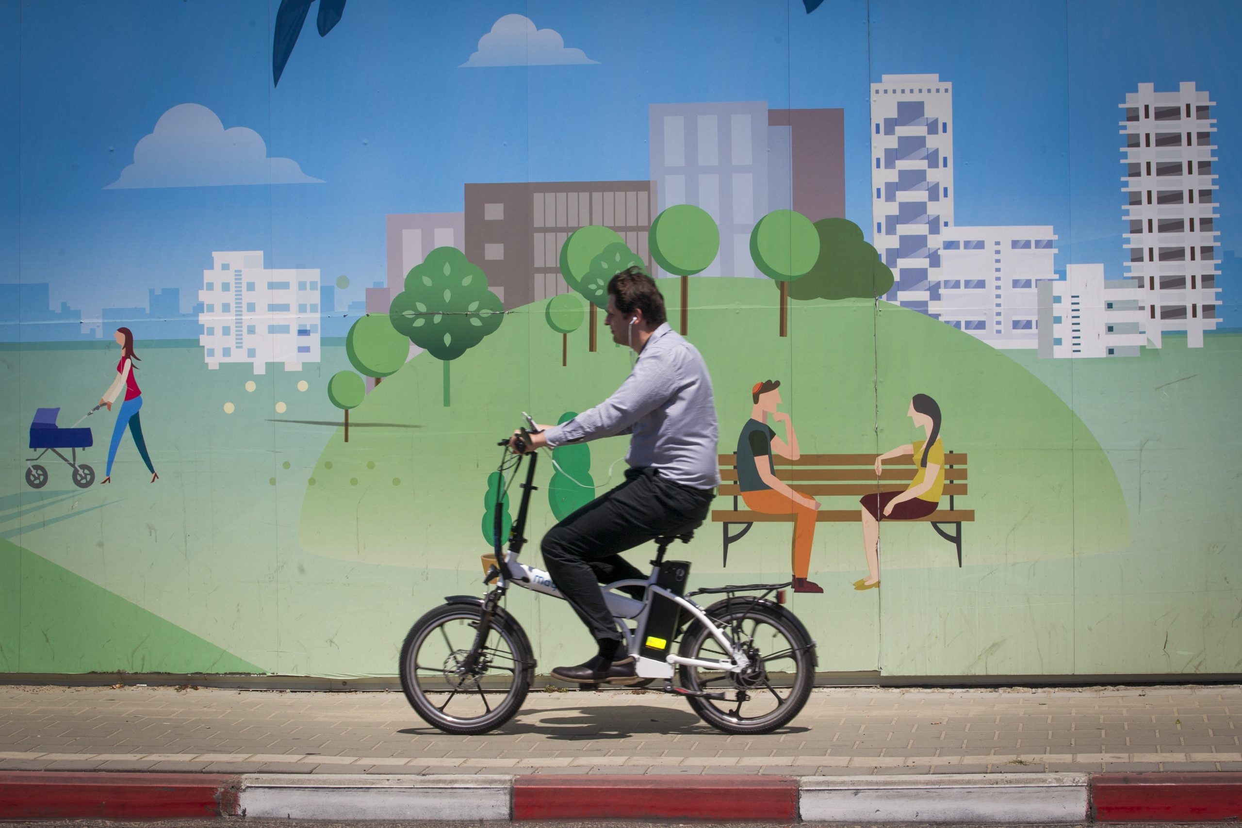 אושר: רוכבי אופניים חשמליים יצטרכו לעבור תיאוריה