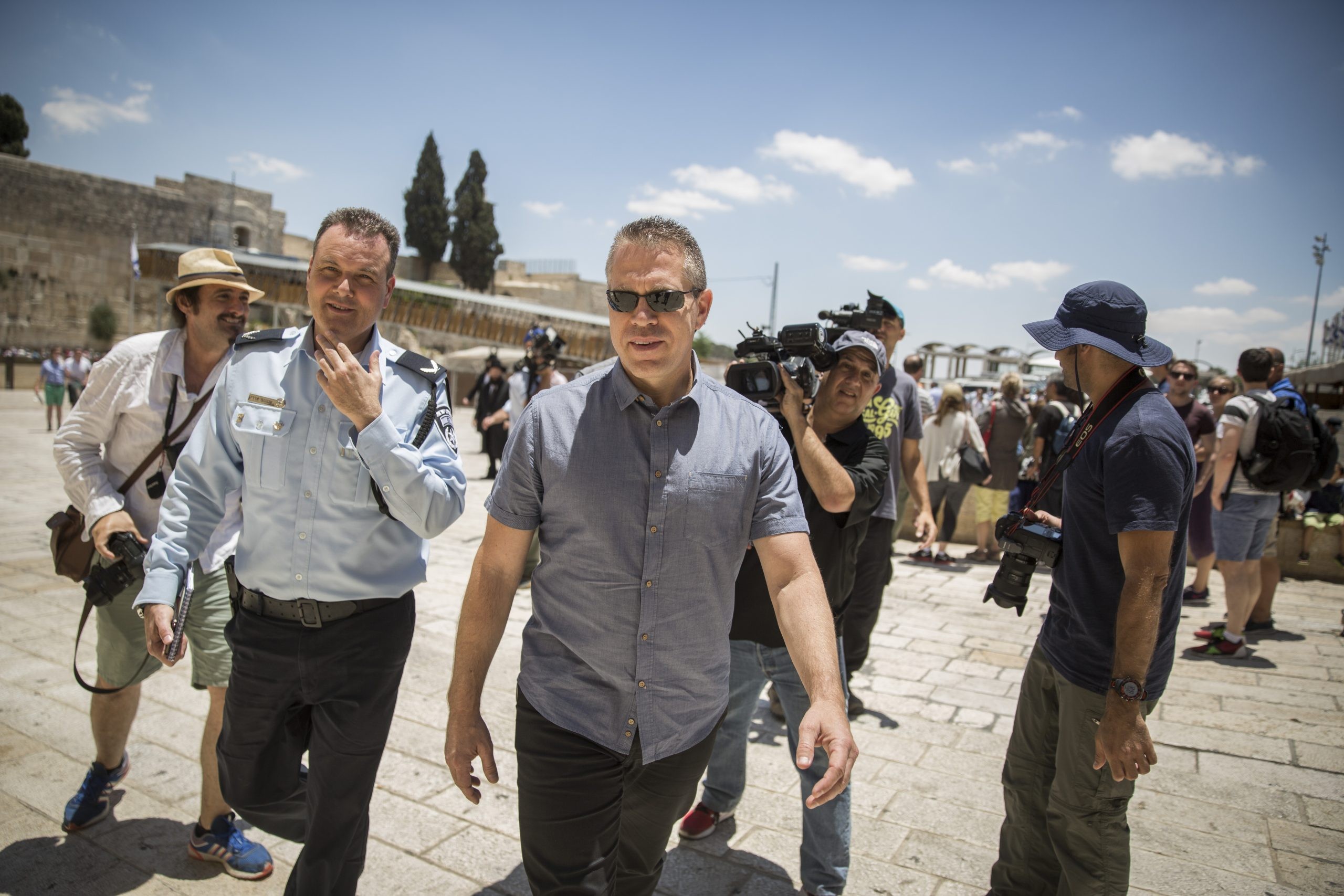 השר גלעד ארדן "עושה סדר" במזרח ירושלים