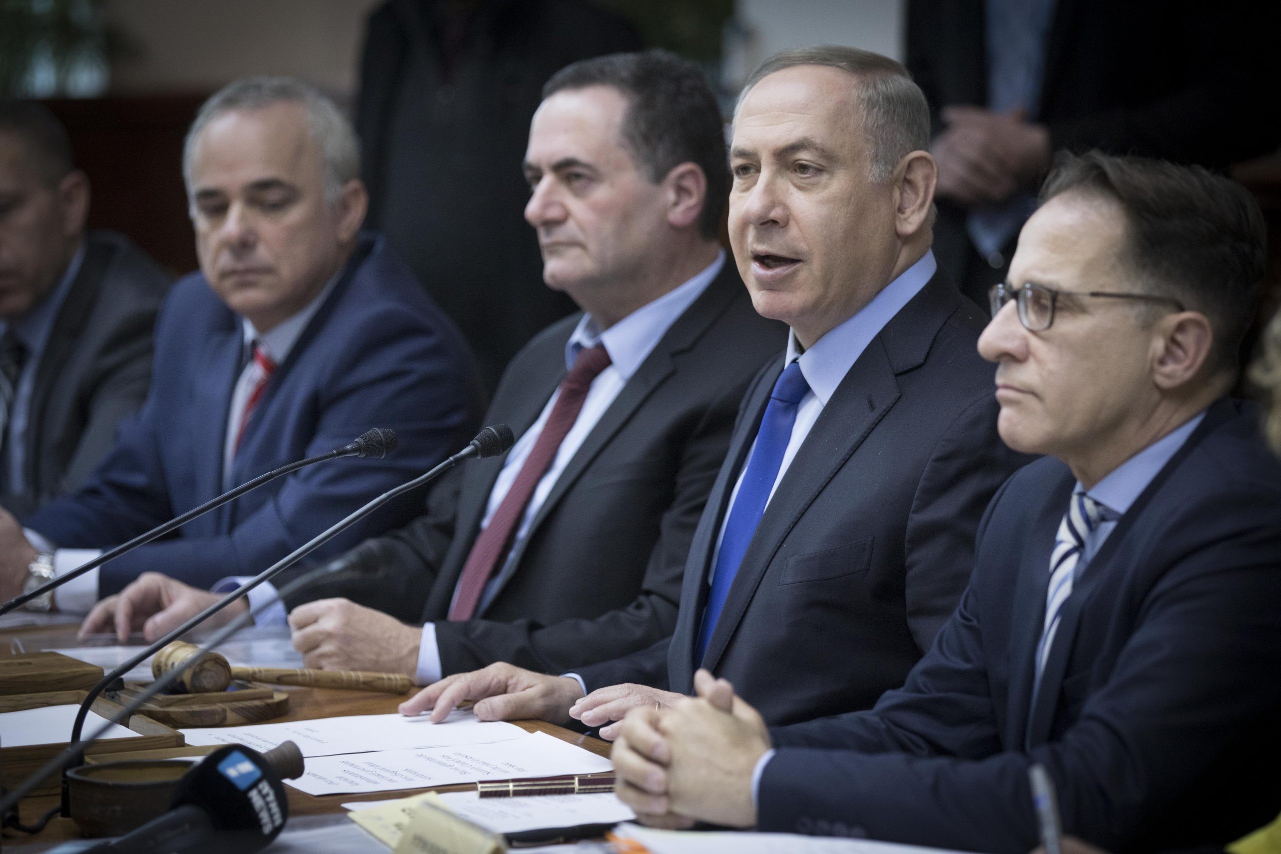 בסיום הדיון אצל רוה"מ הוחלט לא להטיל מגבלות נוספות