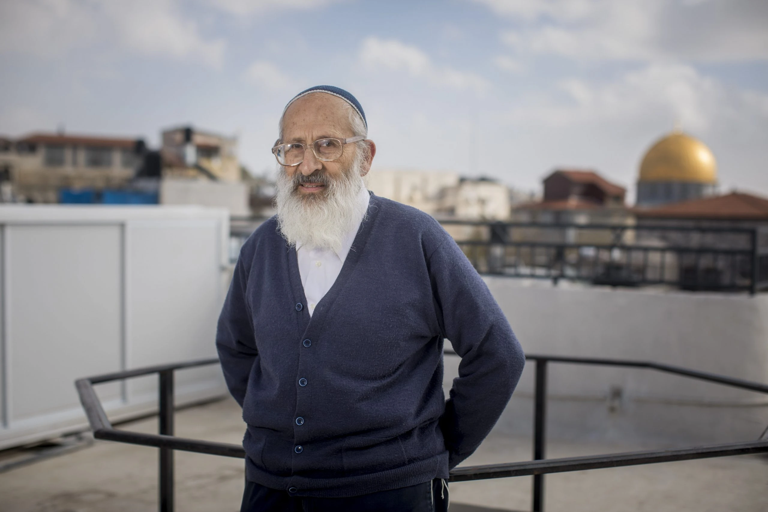 הרב אבינר בפניה להורים: "אל תתערבו בנעשה בבית הספר"