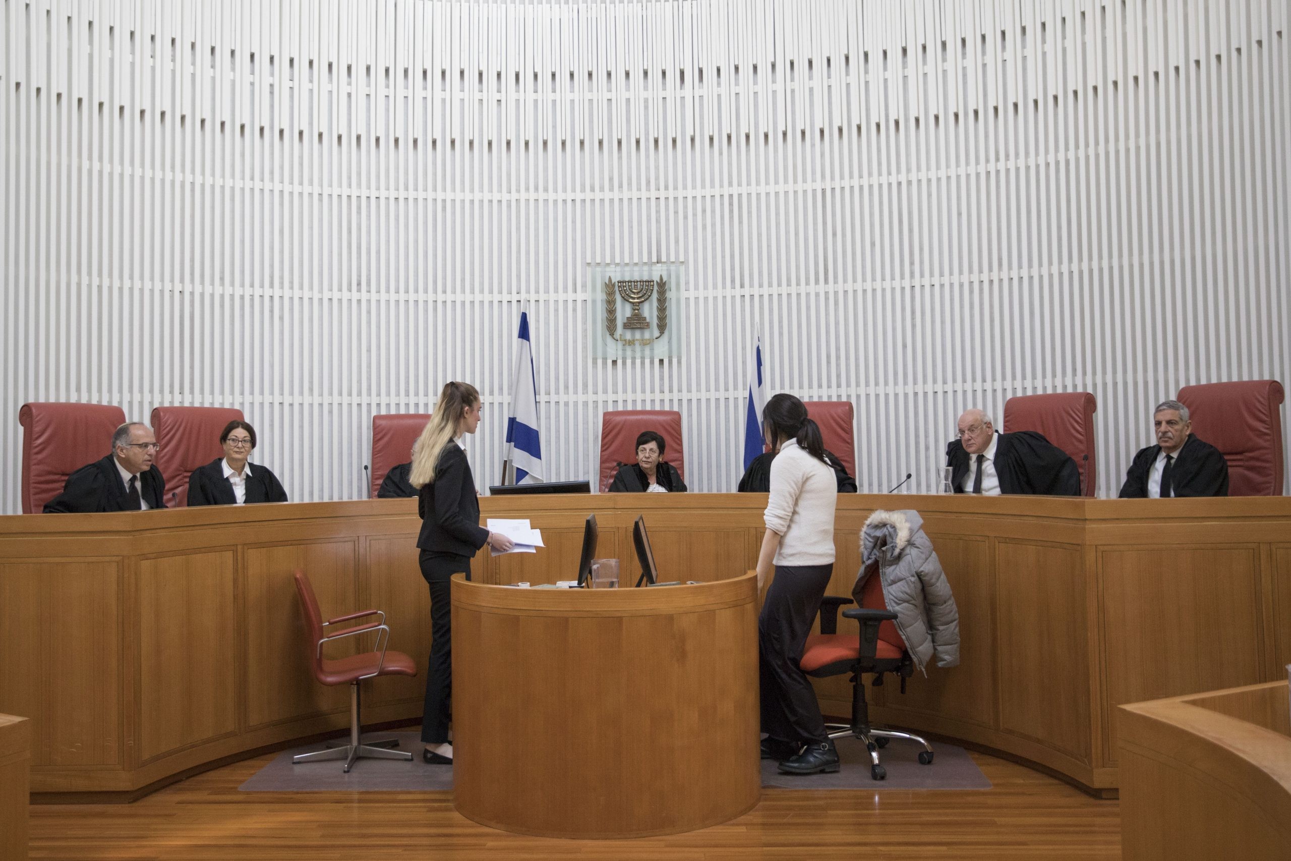 לשכת עורכי הדין דורשת קדימות בחיסונים
