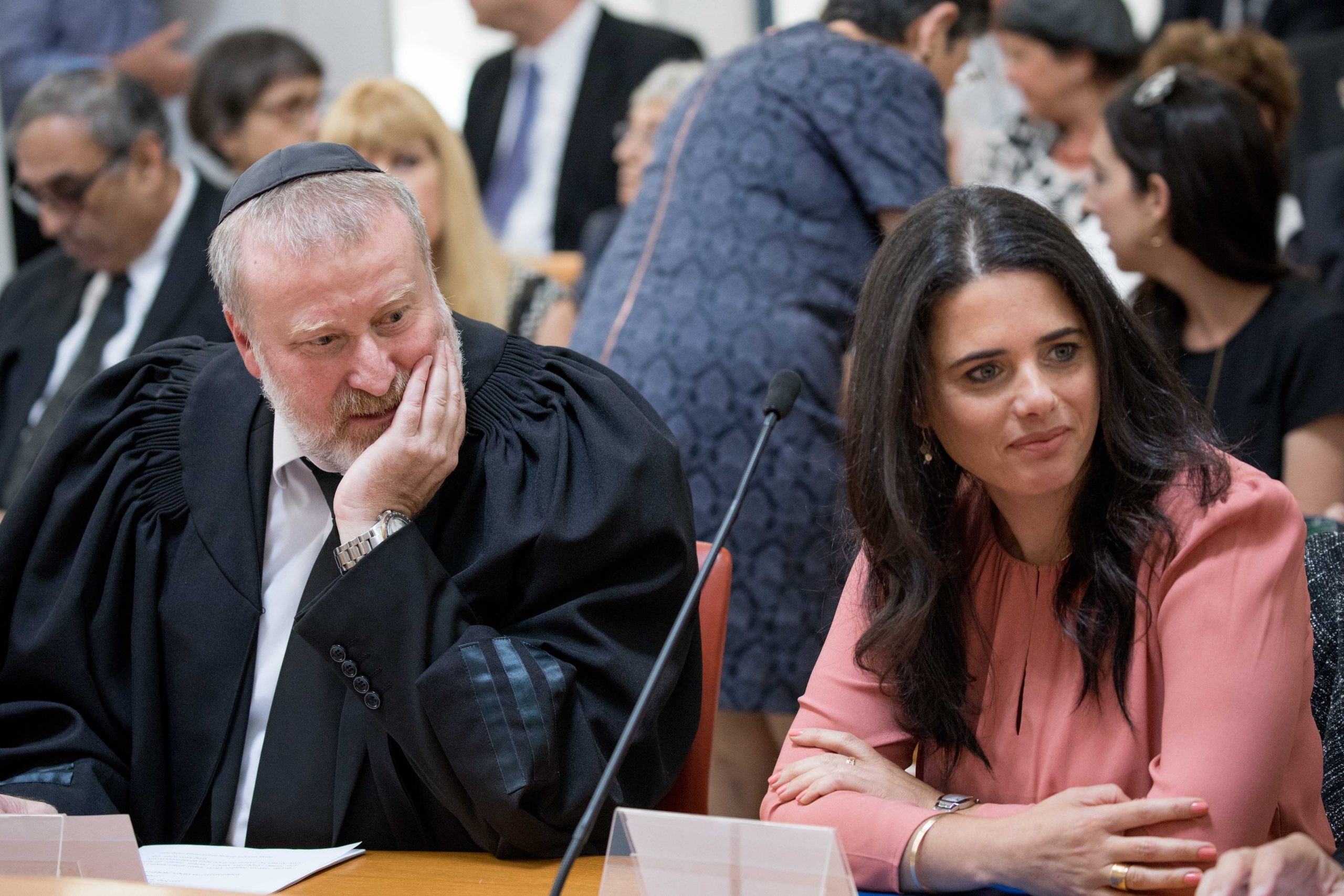עבר בקריאה ראשונה: השר יהיה מעורב בבחירת היועמ"ש