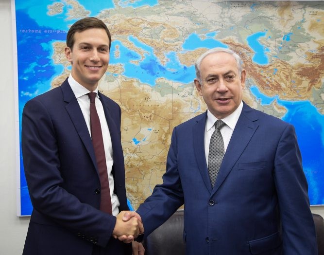 מקורבי נתניהו על קושנר: "תקע לנו סכין בגב"