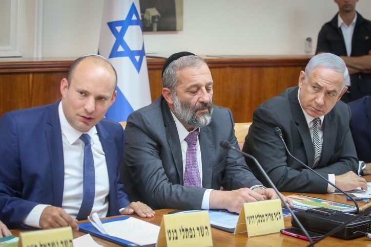 "פייק משבר" או "כניעה לסחטנות": מי יפתור את משבר הגיוס?