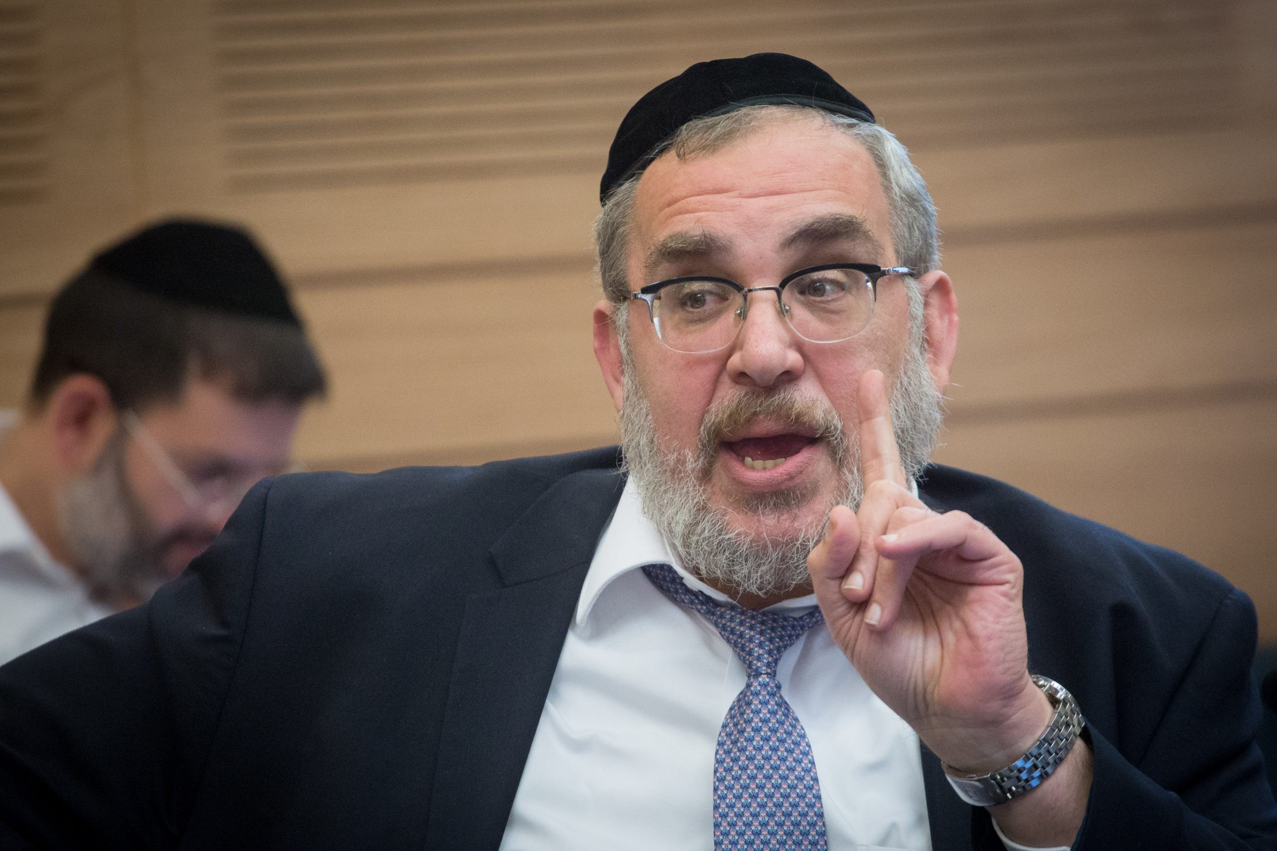 500 ש"ח על אי חבישת מסיכה? יו"ר ועדת חוקה מתנגד