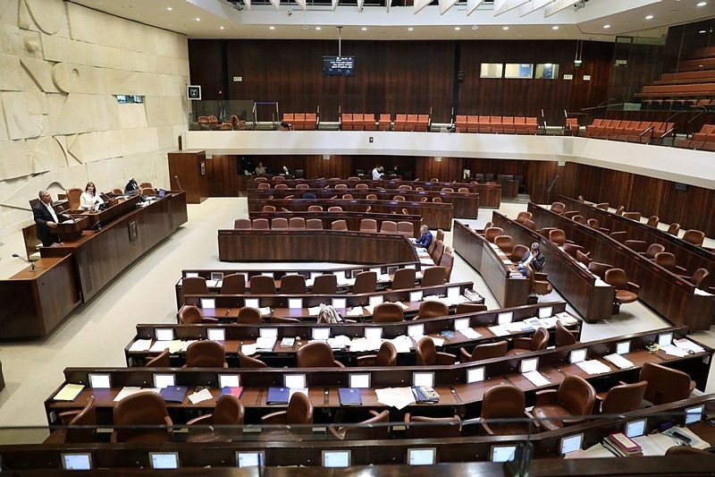 מליאת הכנסת בדיוני הלילה. צילום: פלאש90