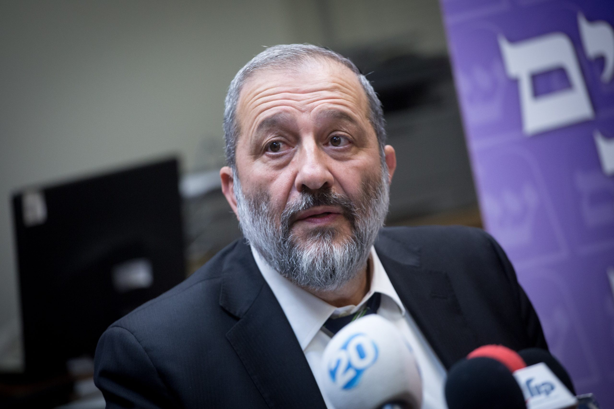 "קריקטורת דרעי כמחבל - הדבר הכי טוב שקרה לו"