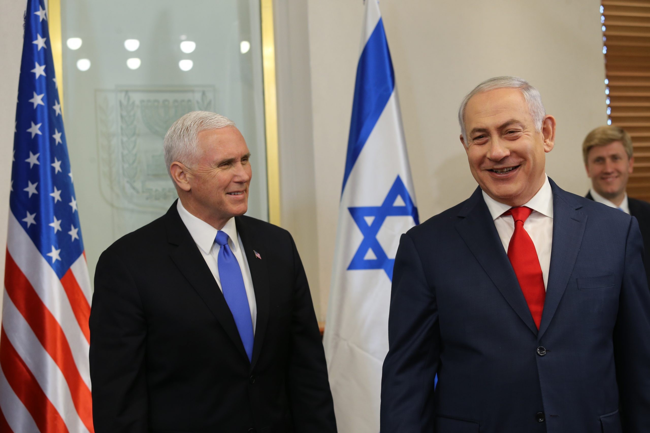 ראש הממשלה בנימין נתניהו וסגן הנשיא מייק פנס. צילום: אלכס קולומויסקי