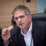 סגן שר הבריאות: "בוחנים עוצר בליל פורים" | הריאיון המלא