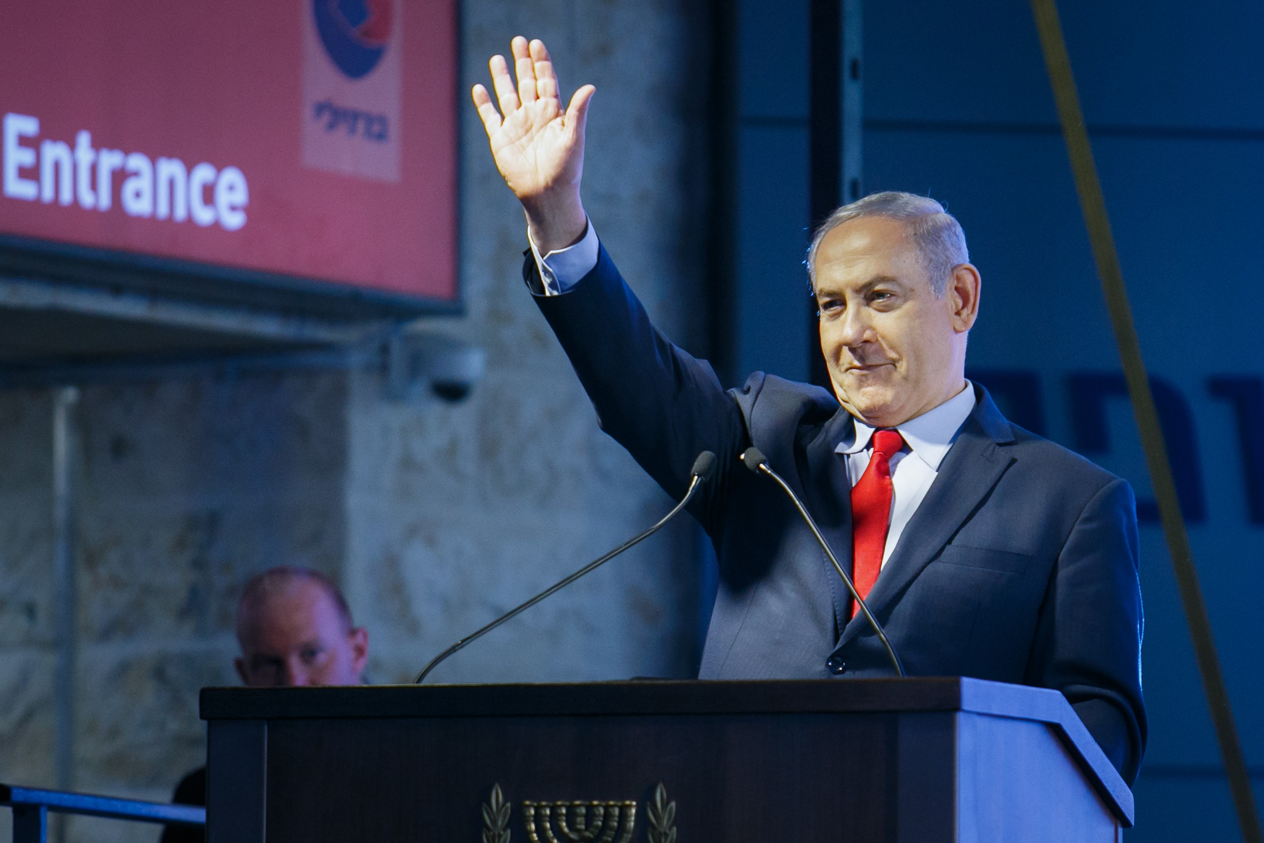 מה יהיה המהלך הבא?
 ראש הממשלה בנימין נתניהו במהלך חנוכת חדר המיון הממוגן בבית החולים ברזילי באשקלון, פברואר 2018. צילום: פלאש 90