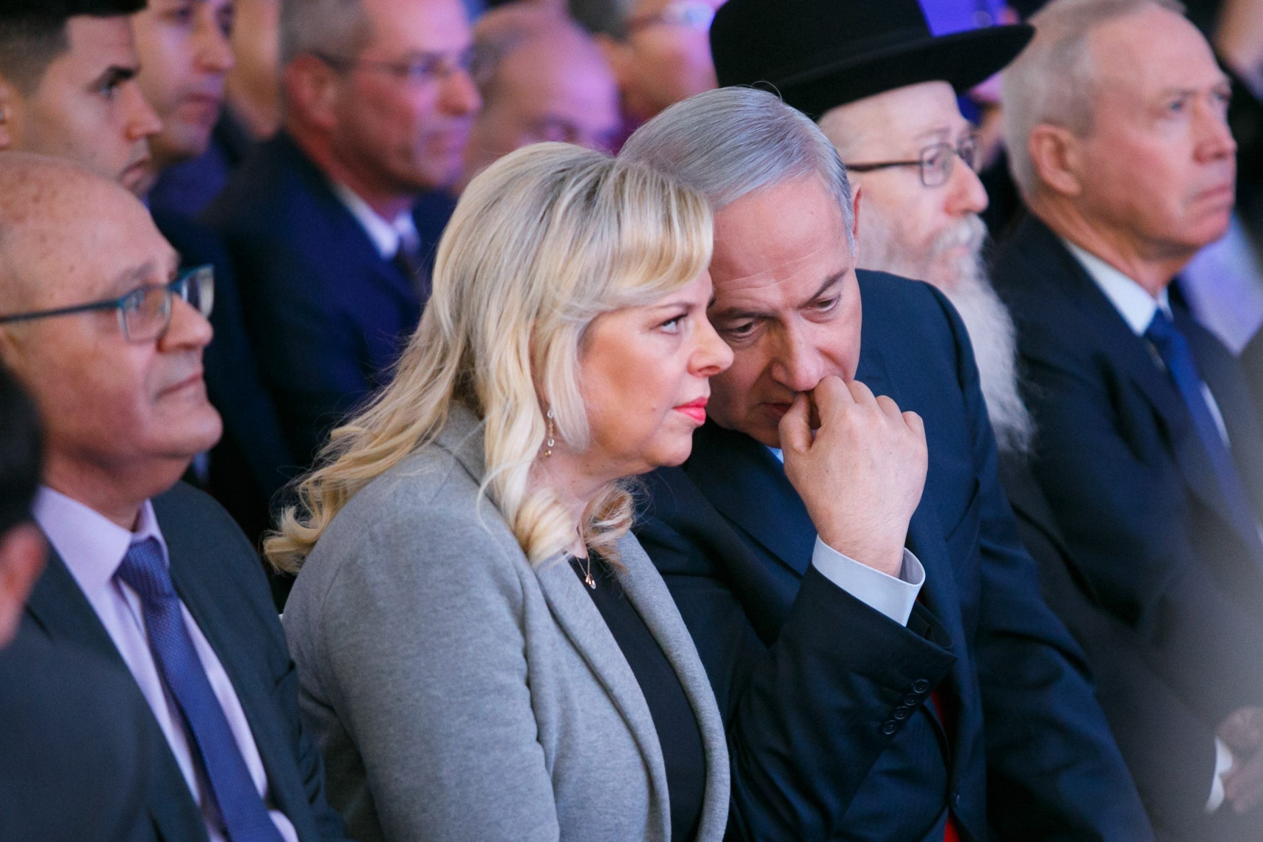 פרשת בזק: תמה חקירת בני הזוג נתניהו