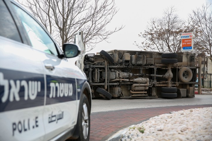 ניגוח ניידת והימלטות במרדף משטרתי בבאר שבע