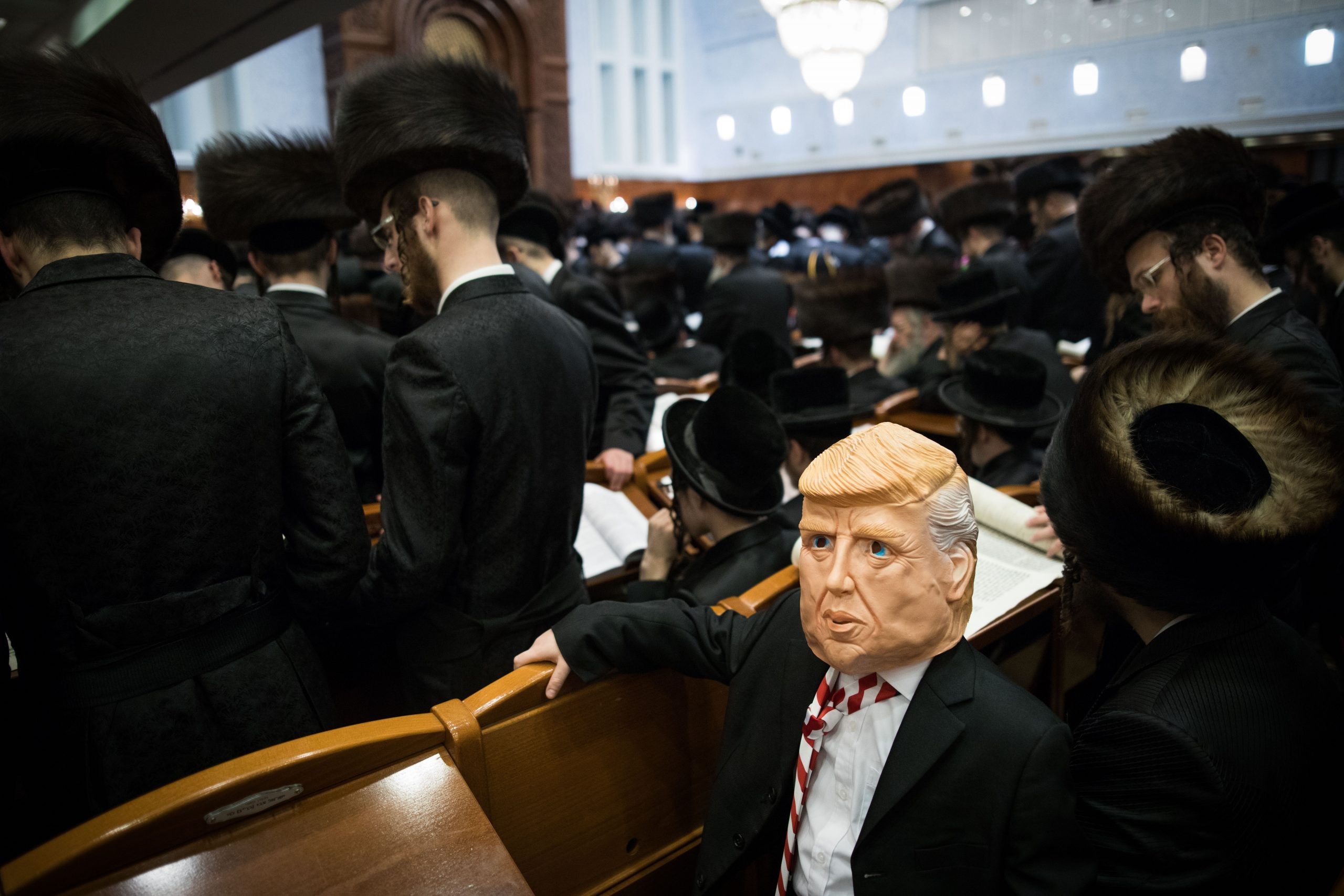 פרשת תצווה: על תחפושות ועל בגדי היומיום