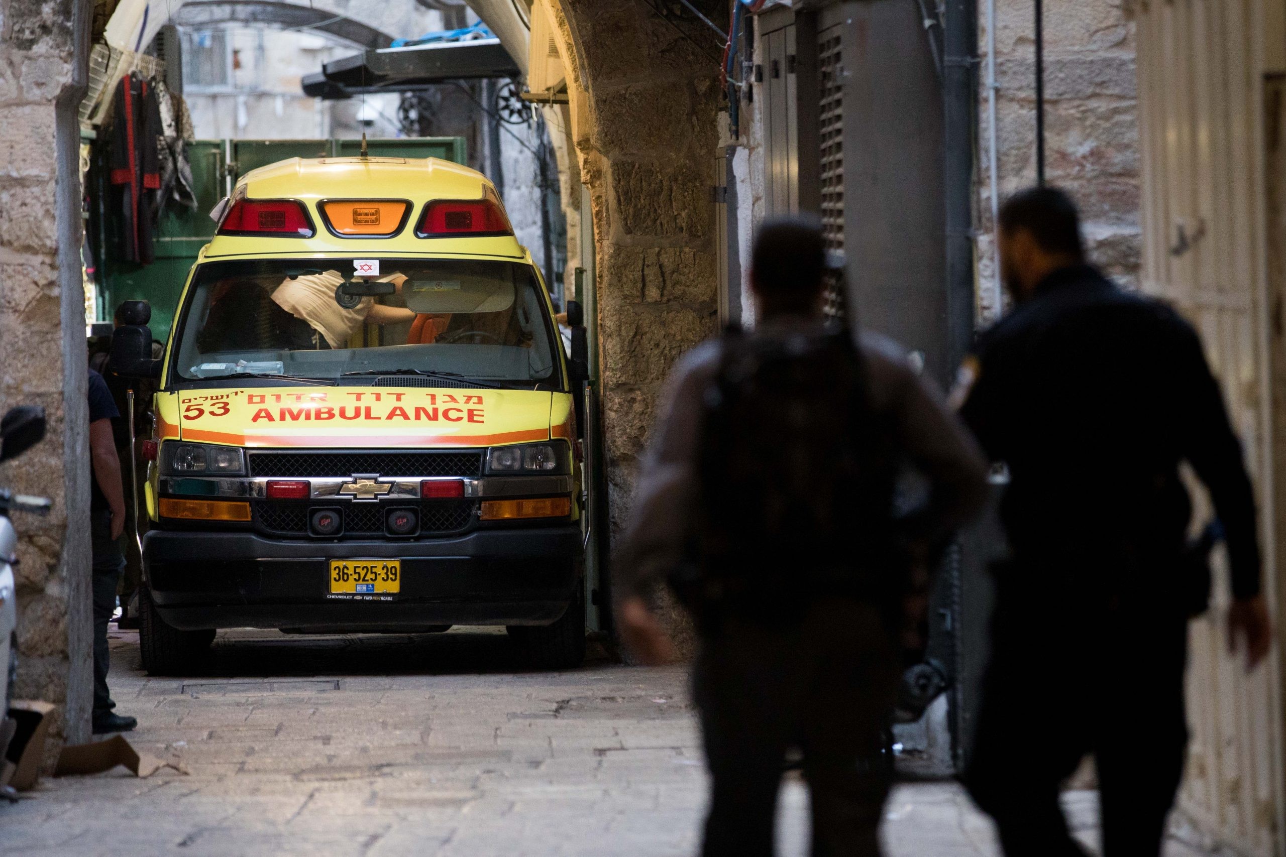 צעיר הותקף בעיר העתיקה בירושלים, המלצת השוטרים: לברוח מהמקום