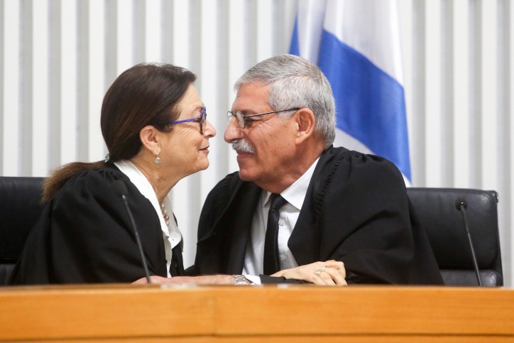 קליקה: נציב התלונות על שופטים מגבה את חיות בפרשות ניגוד העניינים
