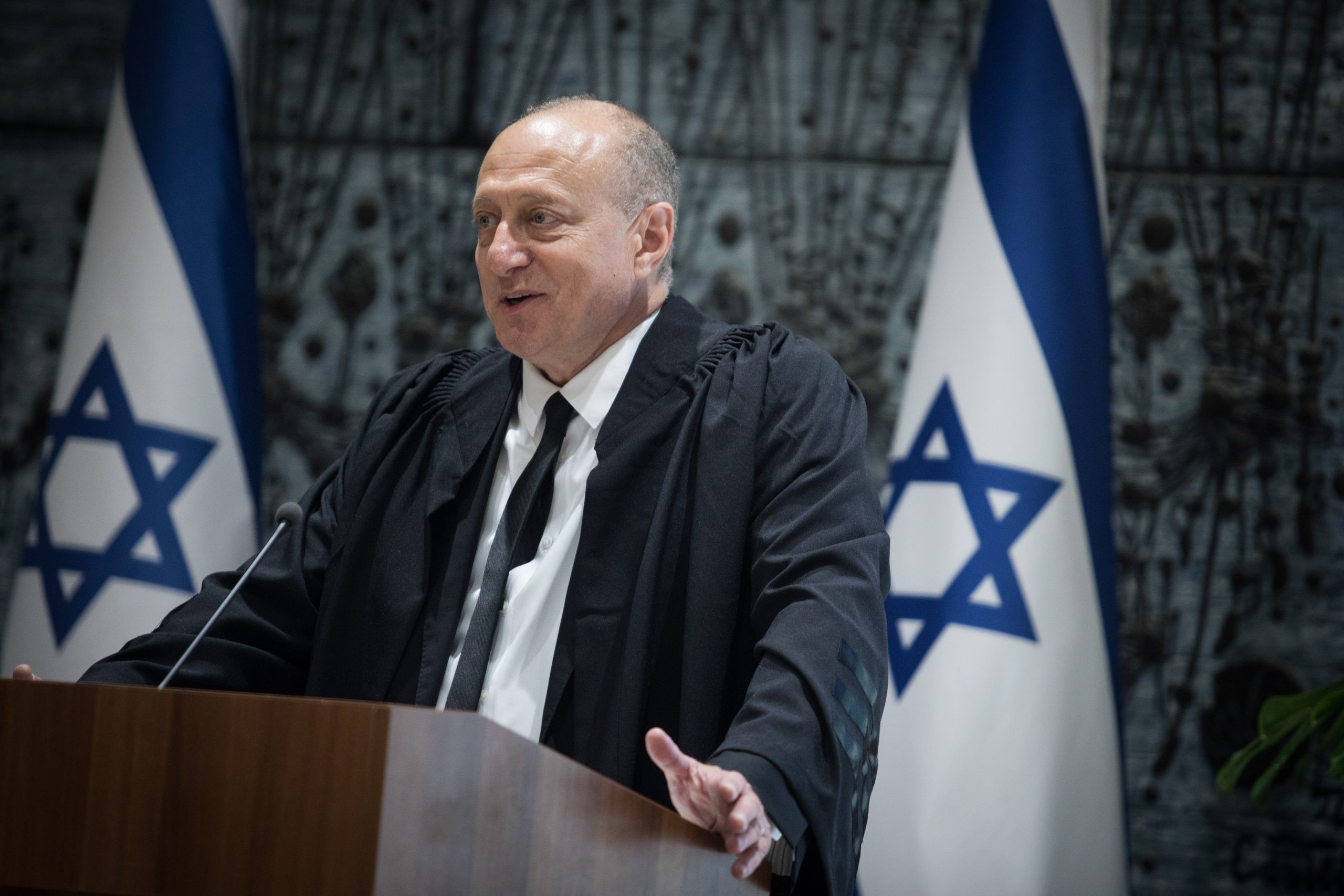 השופט שטיין: "יש לאפשר לממשלה ייצוג עצמאי"