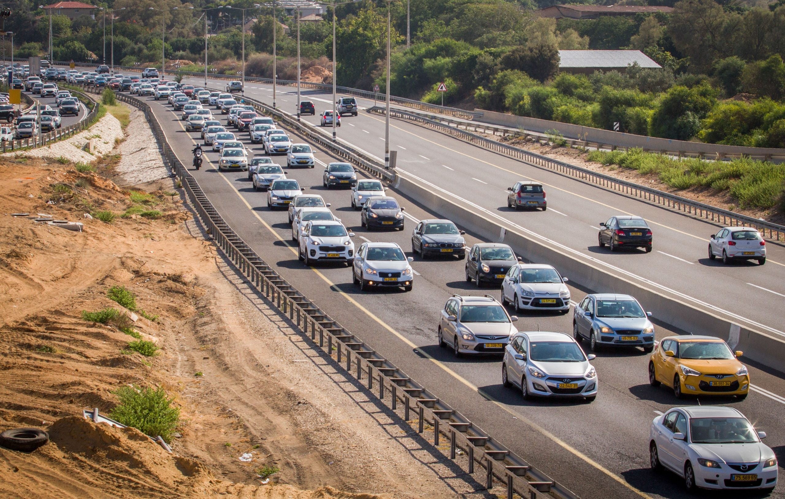 פניה לרשות המיסים: בטלו לאלתר את שווי שימוש ברכב ל-100,000 עובדים בחל"ת