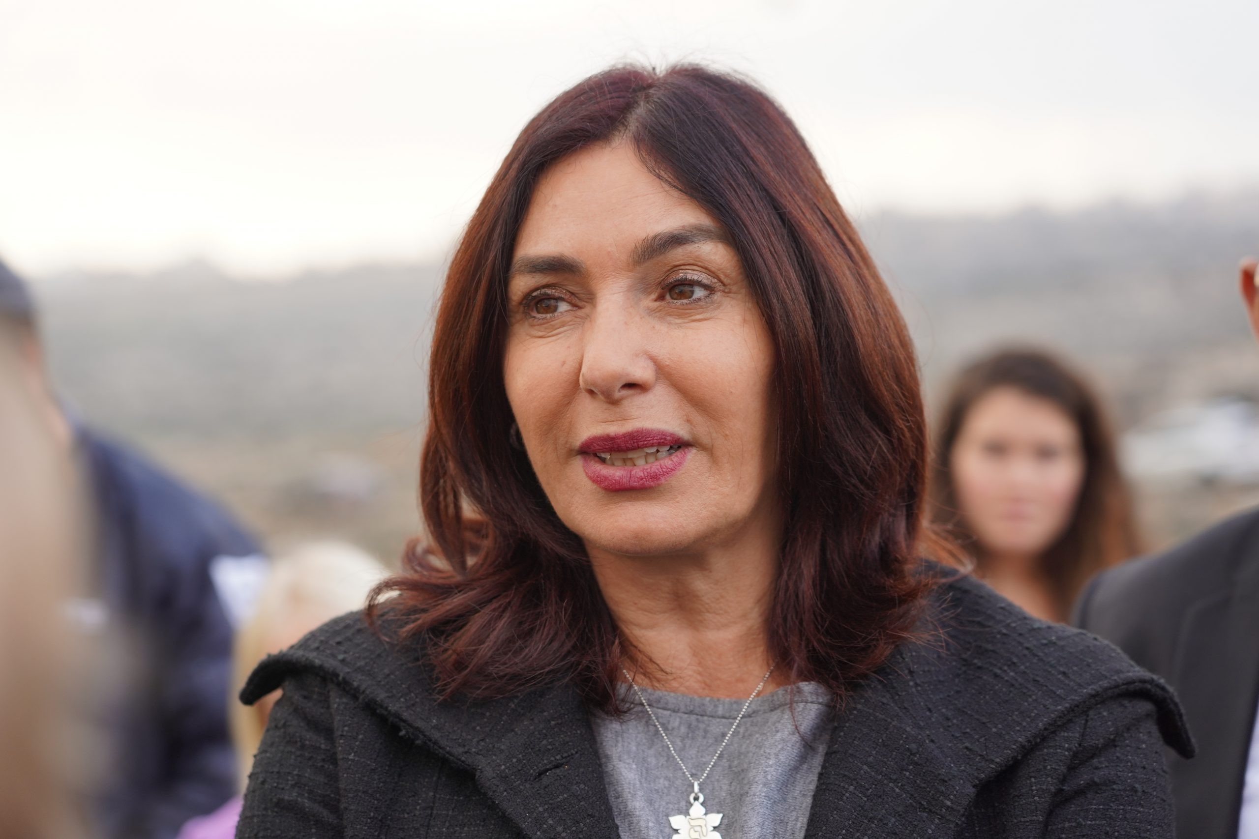 רגב הסתבכה עם דובאי: "לא אוהבת את המקום הזה"; שר החוץ מיהר להבהיר