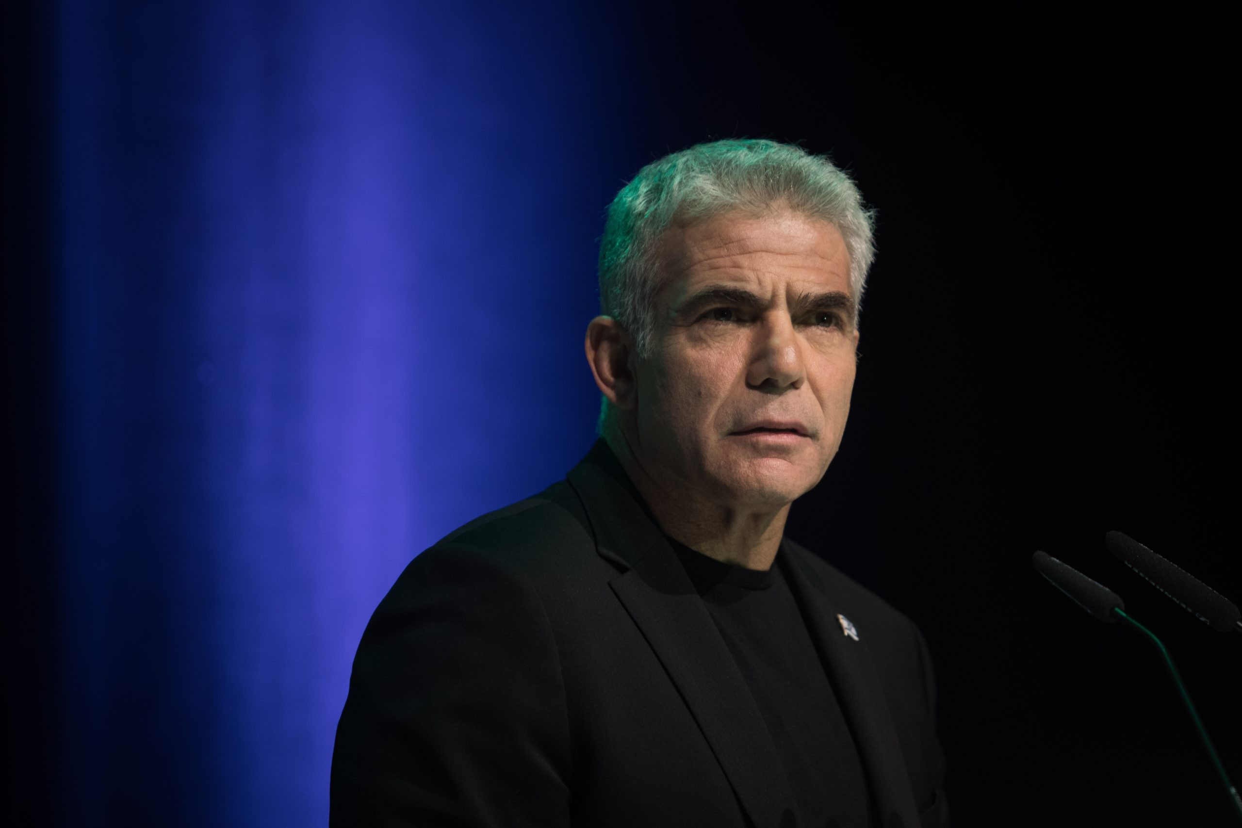 המשטרה העבירה לבחינת הפרקליטות תלונה נגד לפיד בגין מחיקת הפגישות עם מוזס מיומנו