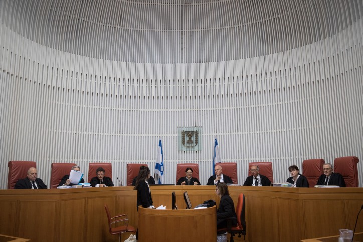 הדיון בבג"צ על העתירה כנגד ההסכם בין הליכוד לכחול לבן