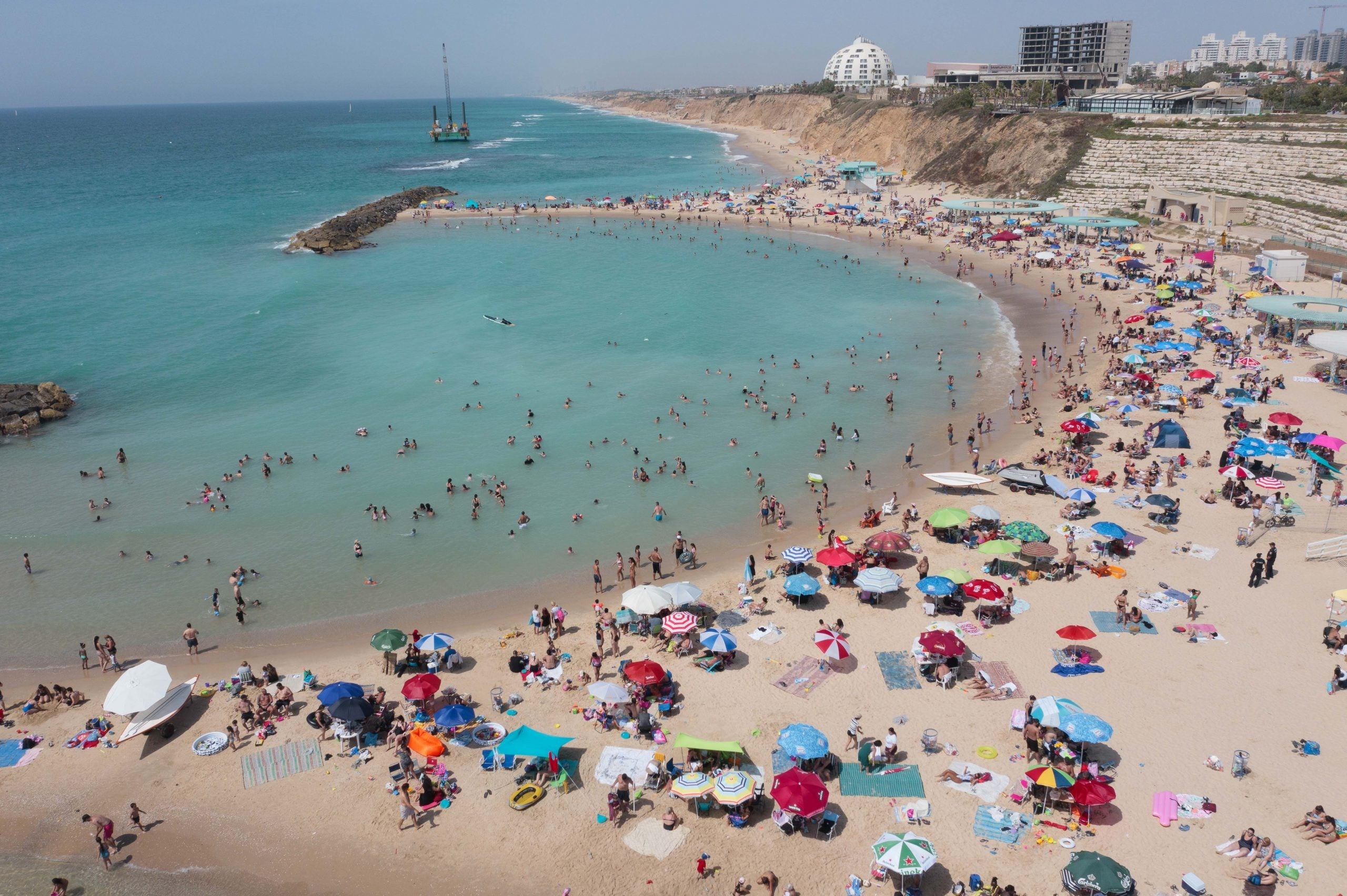 תחזית מזג האוויר: ירידה בטמפרטורות וגשם מקומי במישור החוף