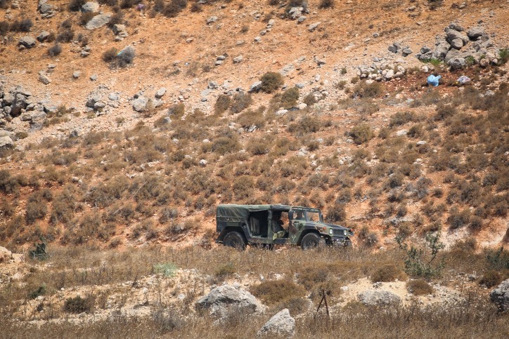 חיילי צה"ל עצרו 5 מסתננים בגבול לבנון