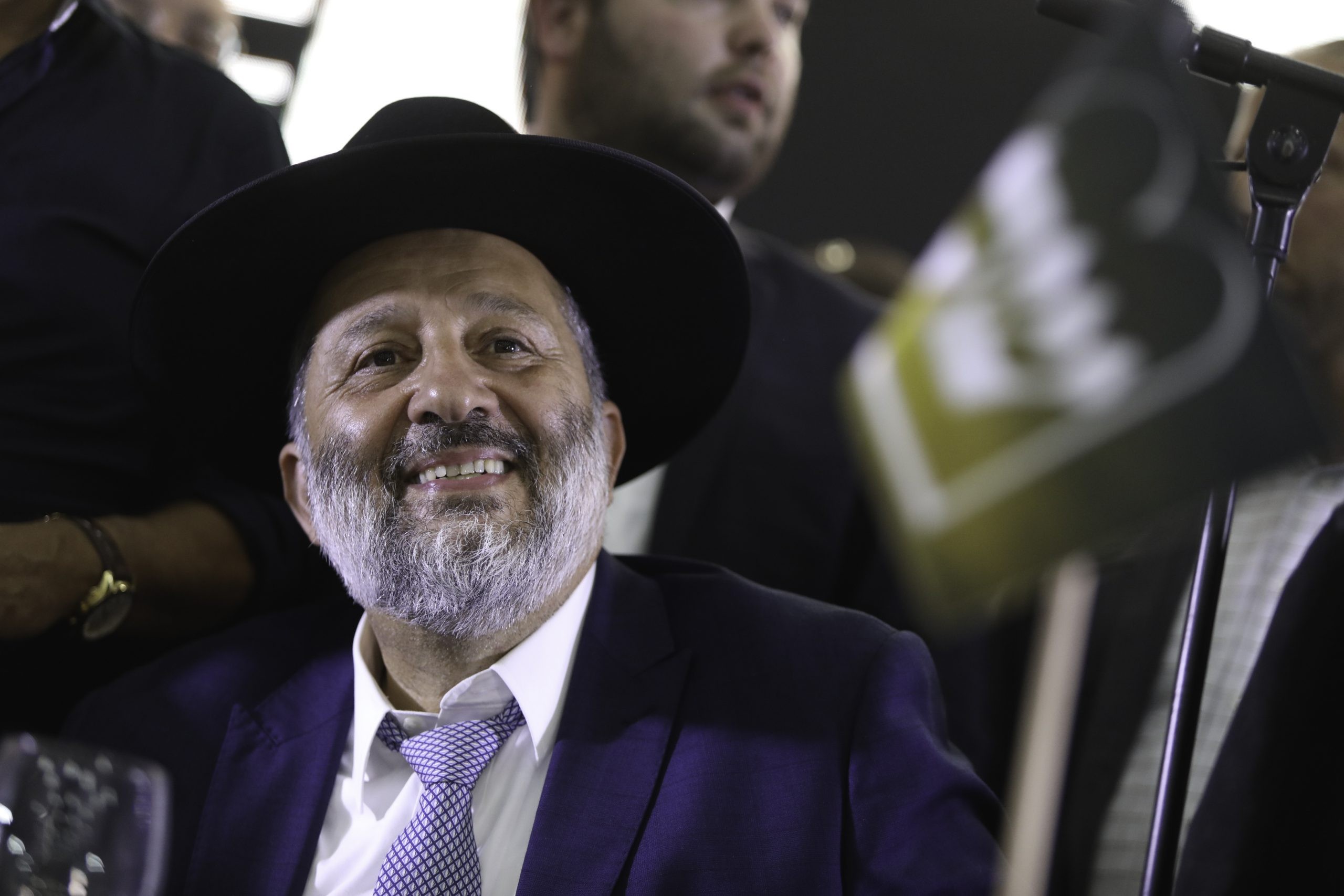 דרעי מציג את רשימת הדרישות של ליברמן: "סחטן"