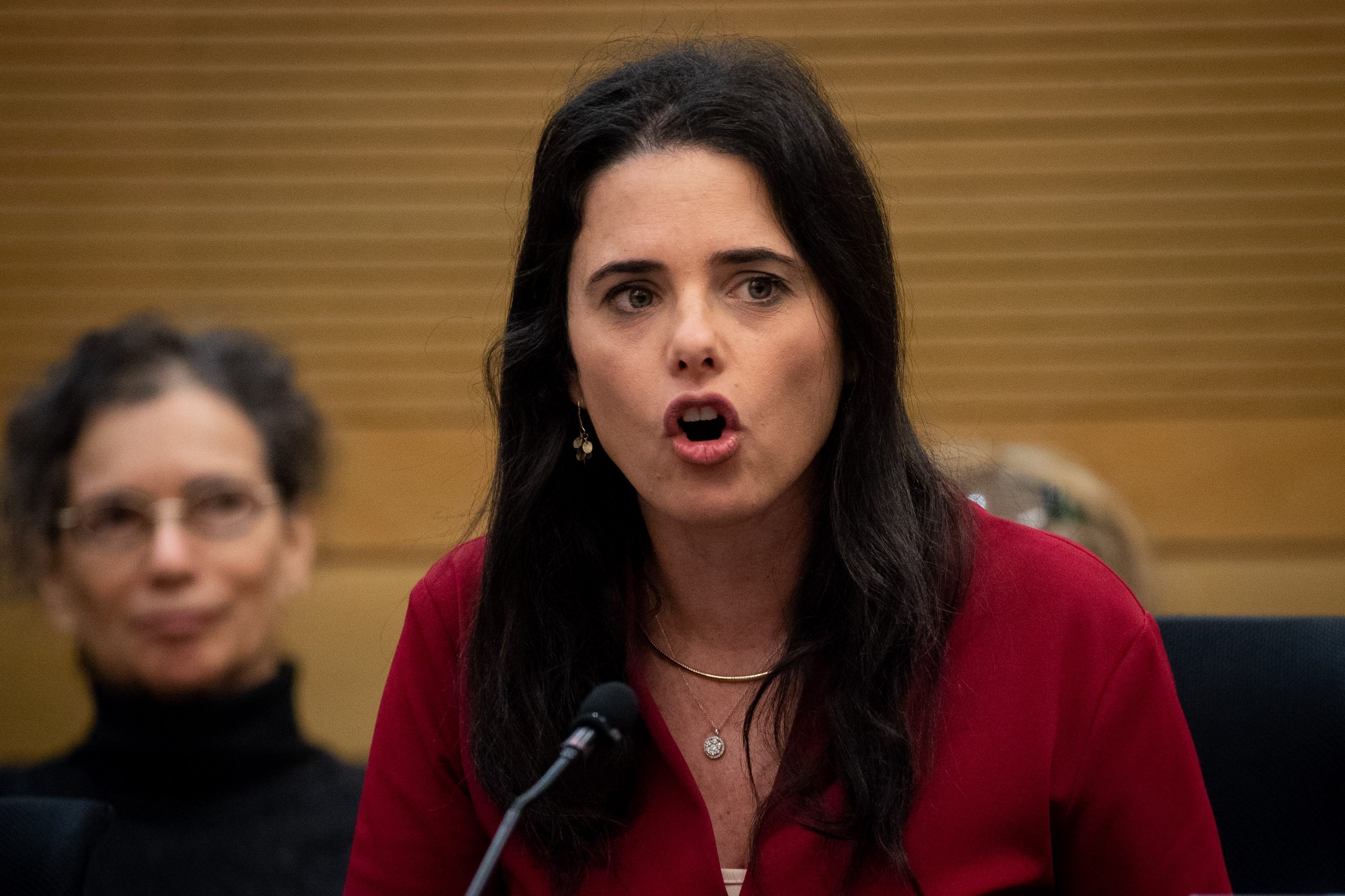 שקד בתגובה ראשונה להחלטתה