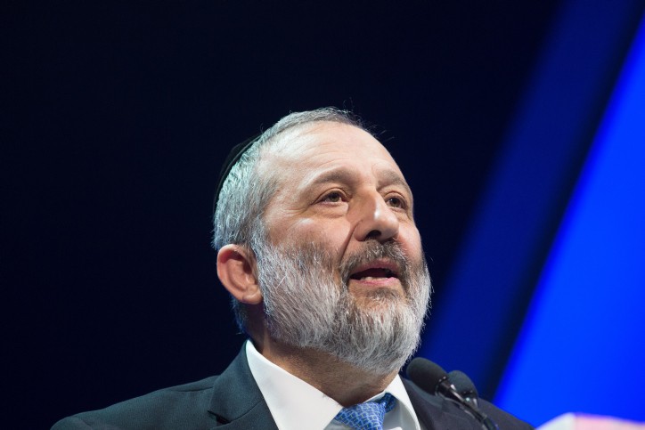 פניה לשר הפנים: אשר את ההקלות לבעלי העסקים