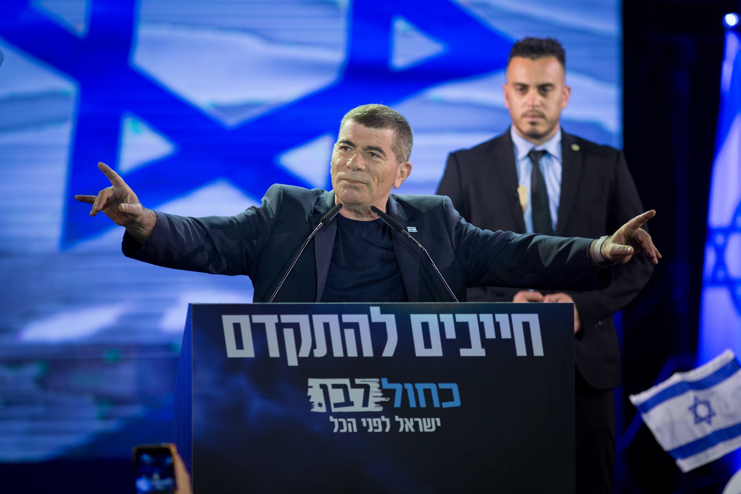 יועץ גנץ לשעבר: "לא מאמין שנתניהו מעורב בפגיעה בביטחון המדינה"