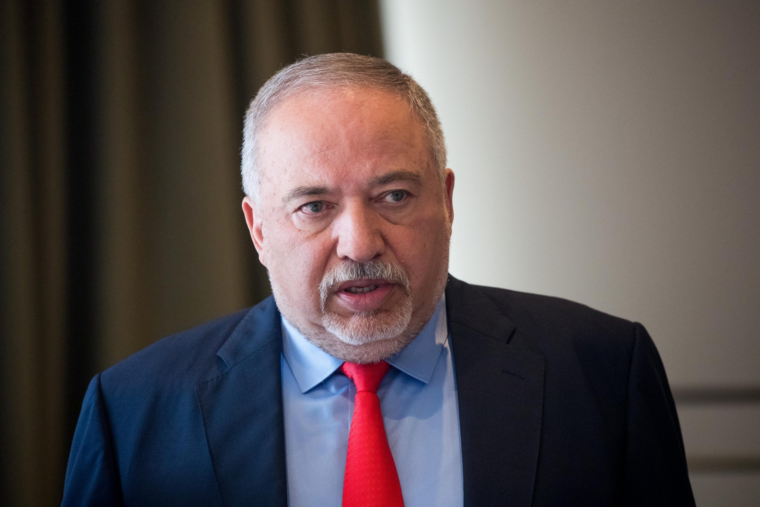 ליברמן תוקף: נבחרי הציבור סובלים מפיצול אישיות