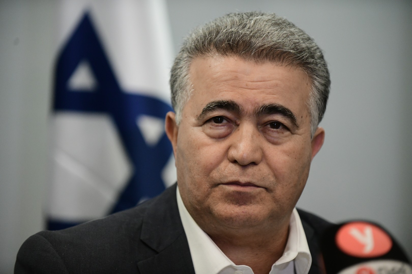 הערכות במפלגת העבודה- עמיר פרץ ימונה לשר הכלכלה