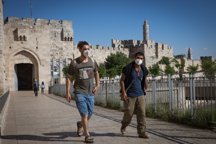 משרד הבריאות צפוי להמליץ לסגור את חטיבות הביניים והתיכונים עד סוף השנה