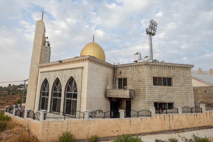בניה לא חוקית: התנועה האיסלמית בונה העירייה שותקת