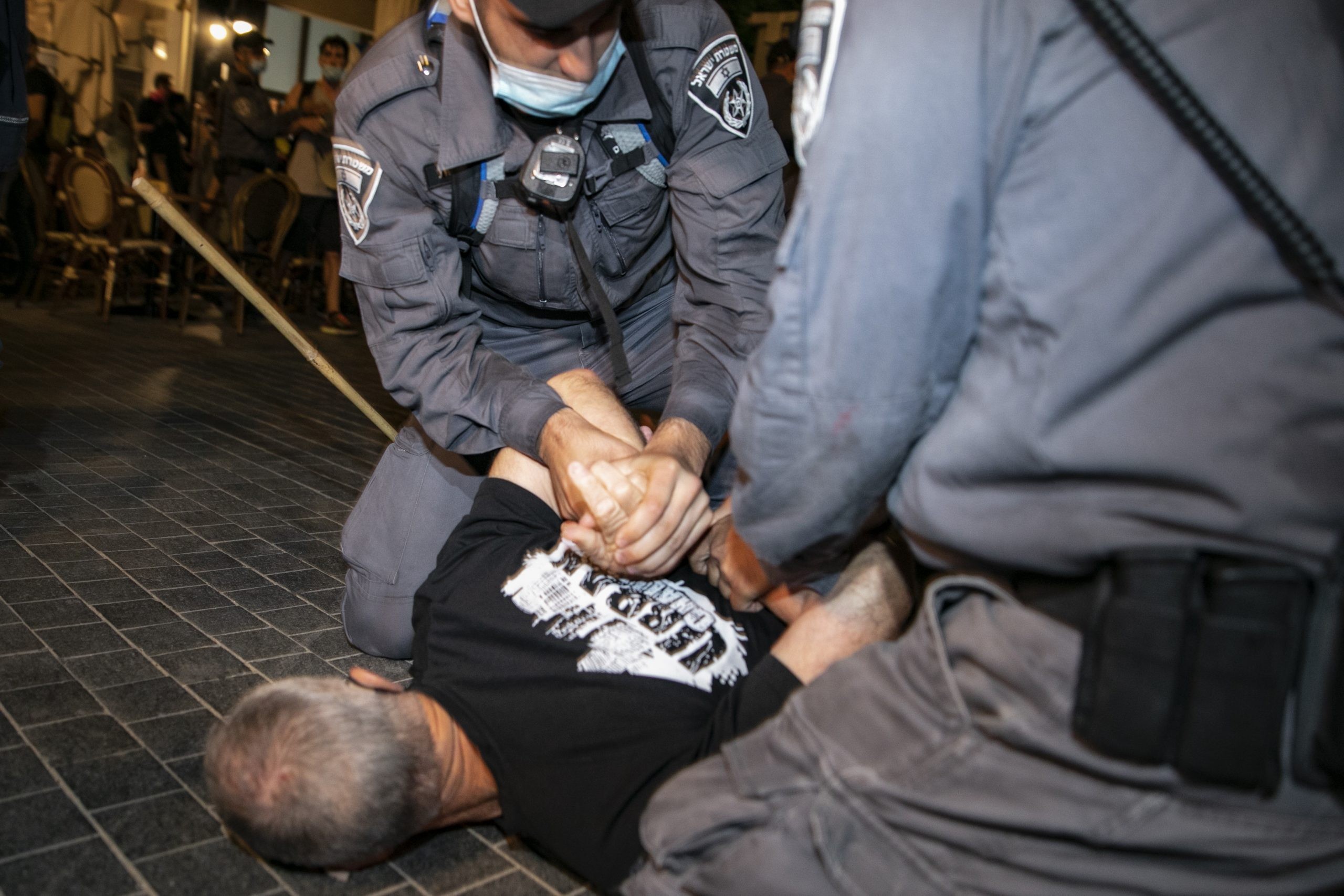 ליל מהומות בירושלים: 30 מפגיני שמאל נעצרו, שוטר נפצע מפגיעת אבן, בלש משטרה שבר צלע