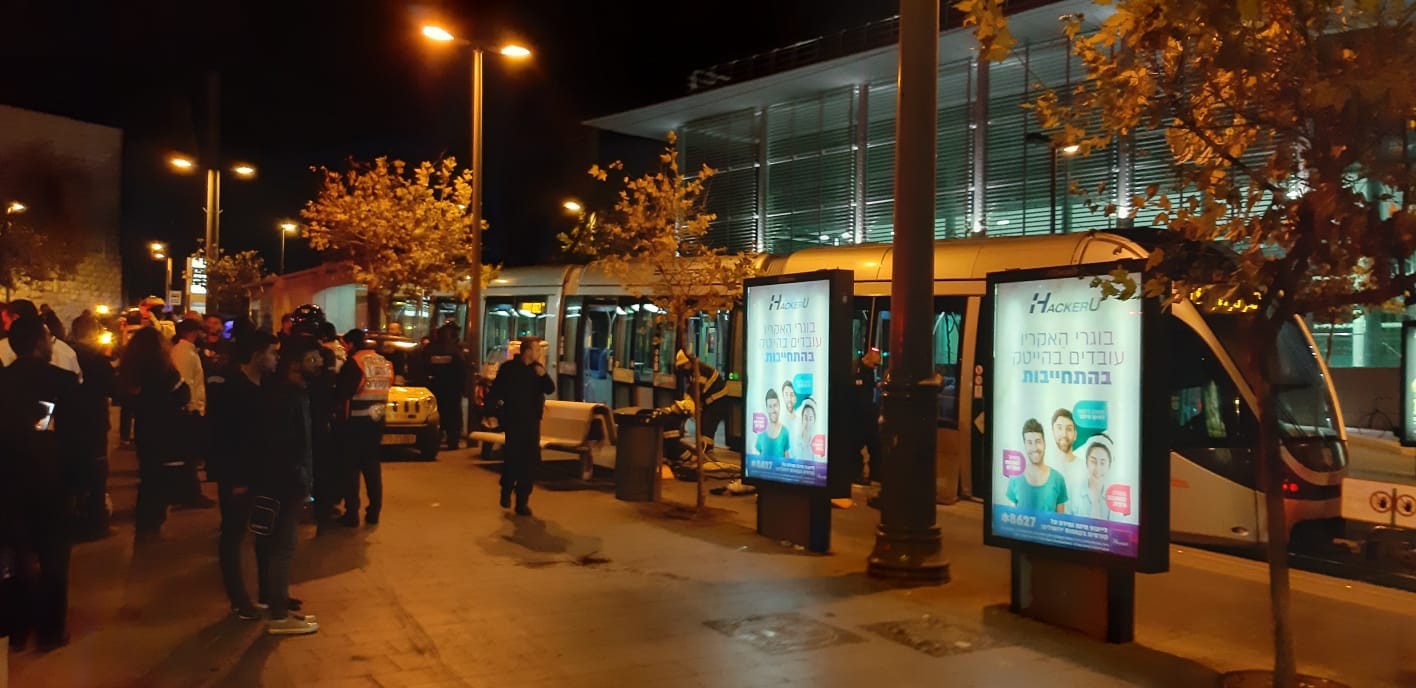 טרגדיה בירושלים: נערה נלכדה תחת גלגלי הרכבת הקלה