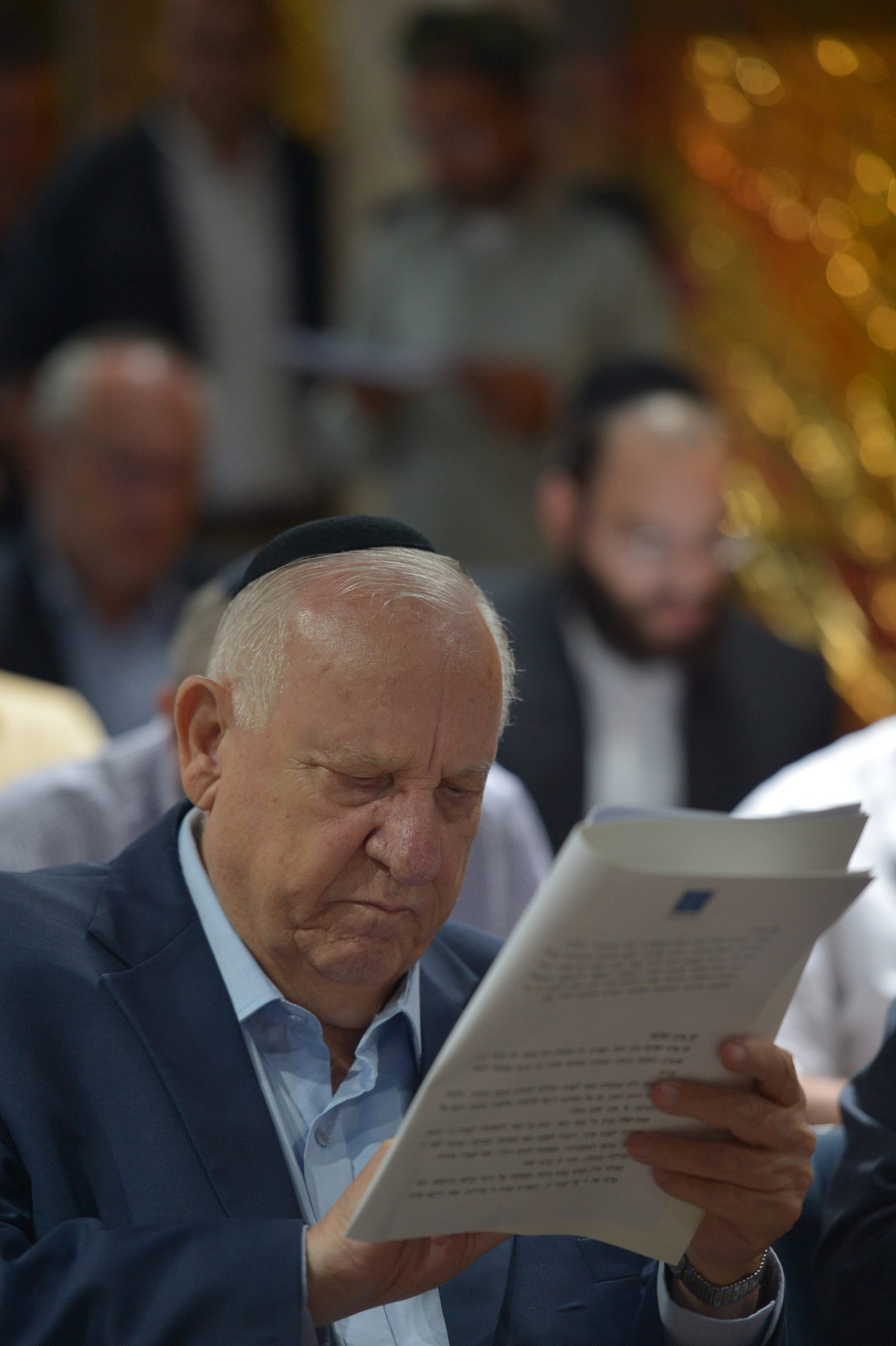 סליחות בבית הנשיא: מאות התפללו עם הנשיא בבית הכנסת