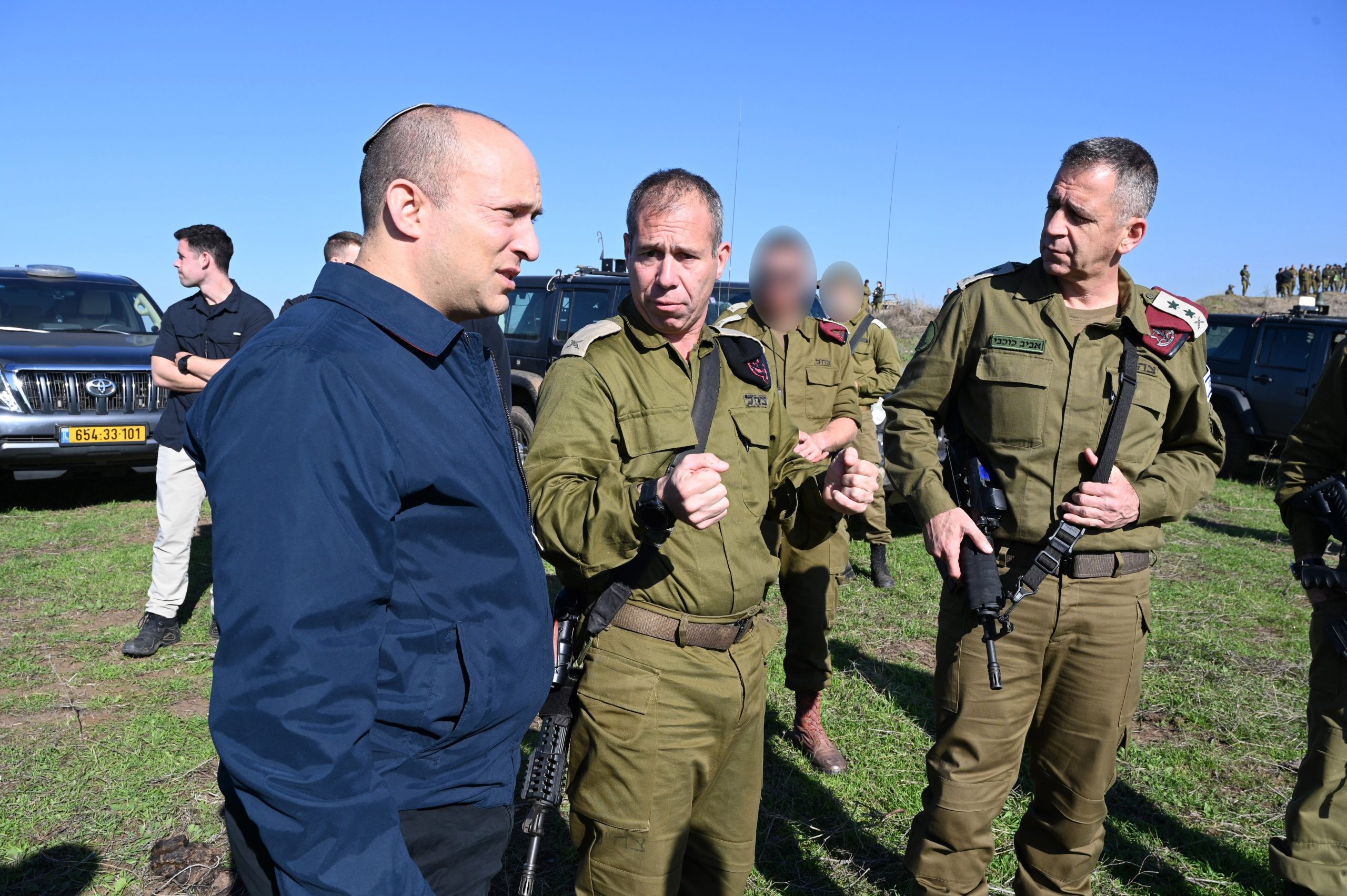 השר בנט: ״ככל שאיראן תנסה להתבסס על אדמת סוריה - היא תשקע בחולות סוריה. אנחנו מגבירים את הלחץ״