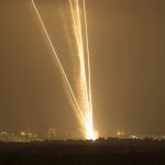 בעת תקיפת כוחותינו: מחבלים ירו טיל נ״מ לעבר מטוסינו | תיעוד