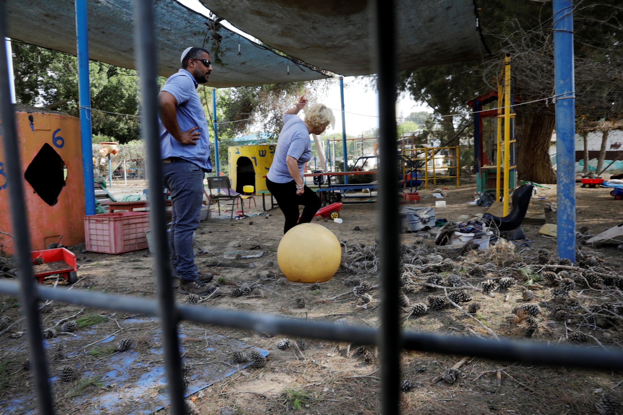 עצוב: ילד בן 6 מהעוטף מפחד ללכת לשירותים לבדו